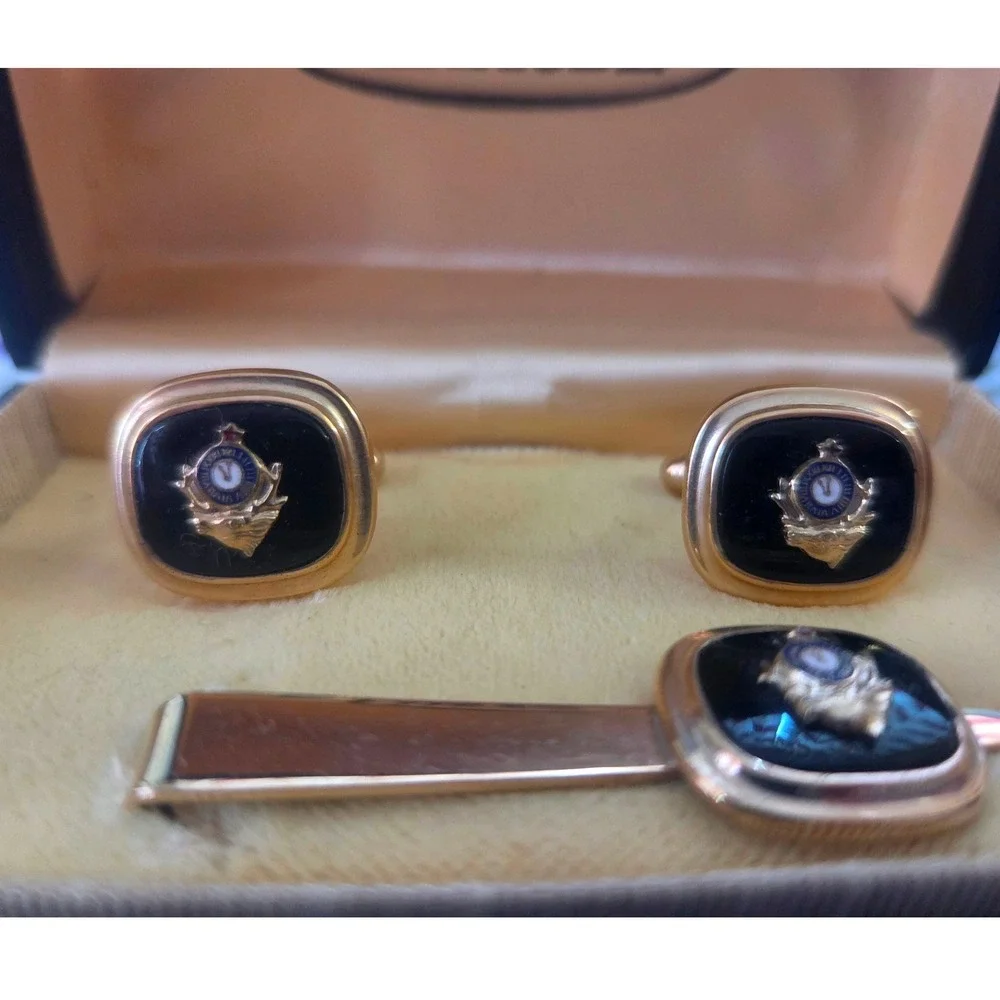 Vintage LaMode Black Onyx Crest Cufflinks Tie Clip Set Gold Tone With Case